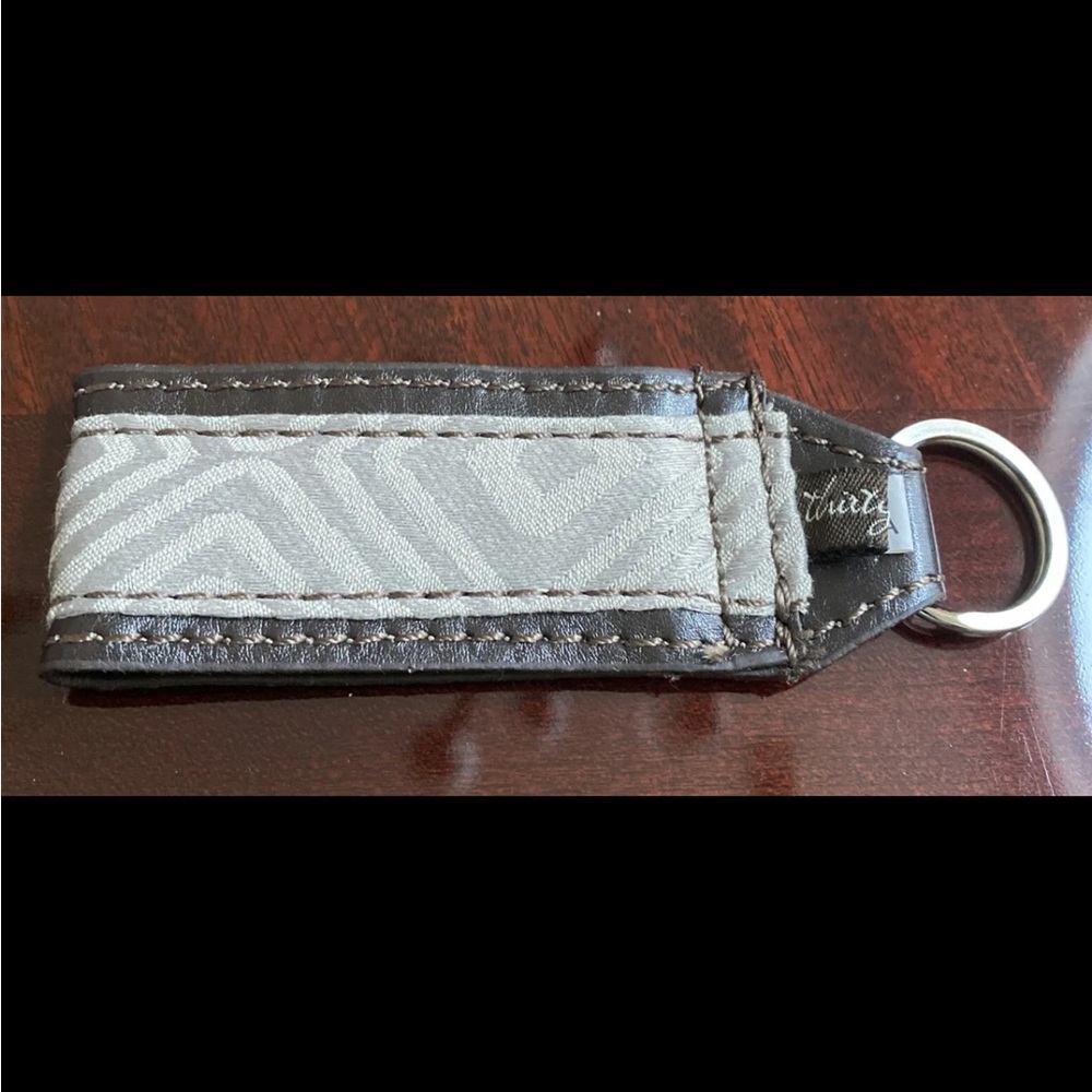 New in plastic thirty-one key fob keychain brown Square Geo jacquard Rare 31